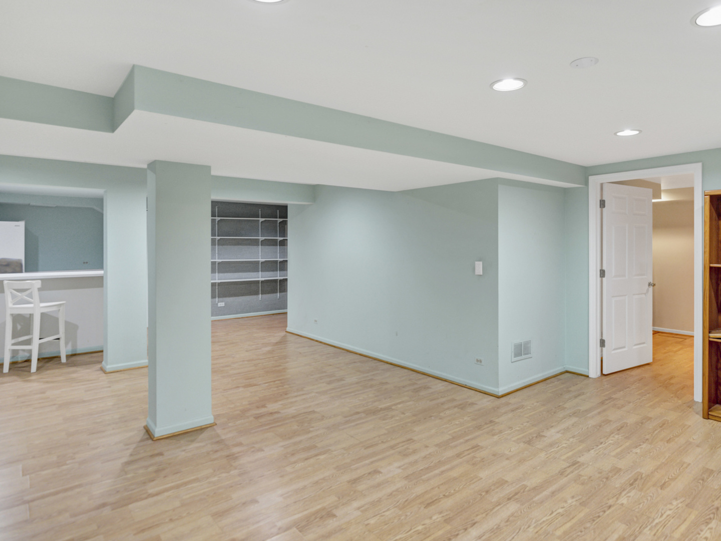 944 Cortney Drive, Carpentersville, IL 60110