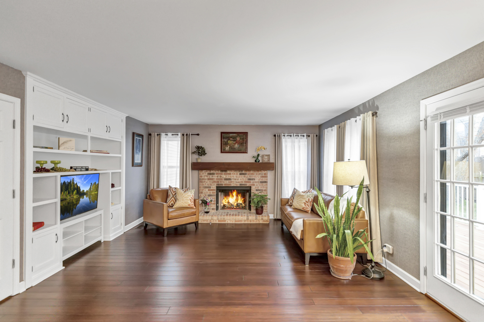 944 Cortney Drive, Carpentersville, IL 60110