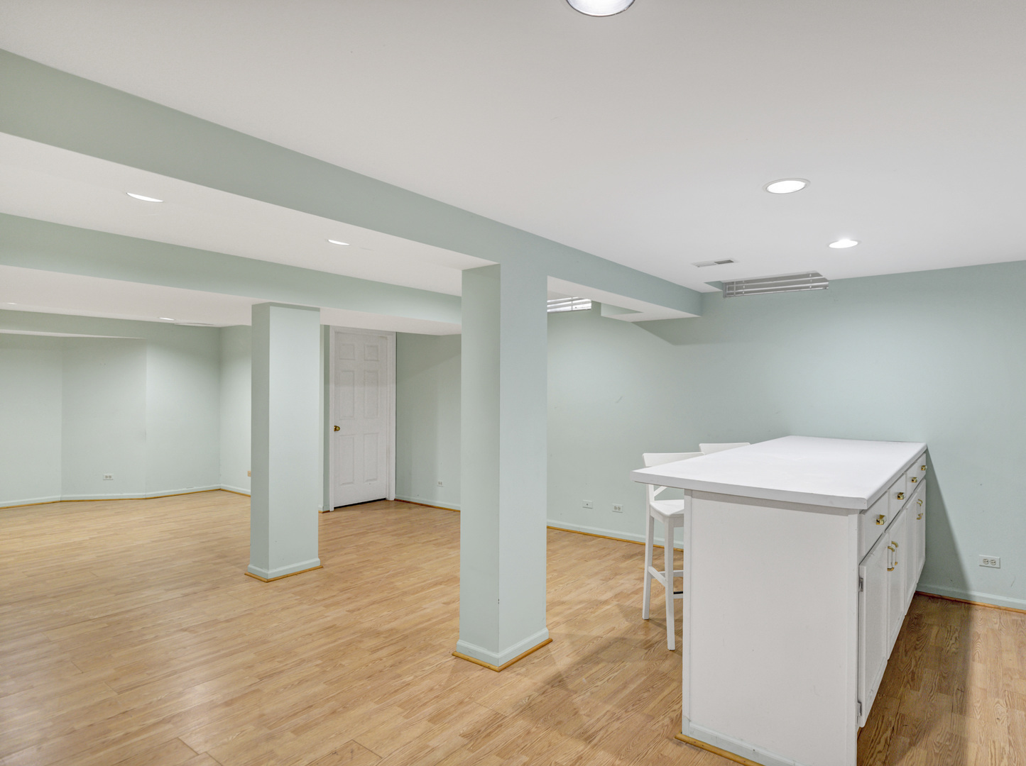 944 Cortney Drive, Carpentersville, IL 60110