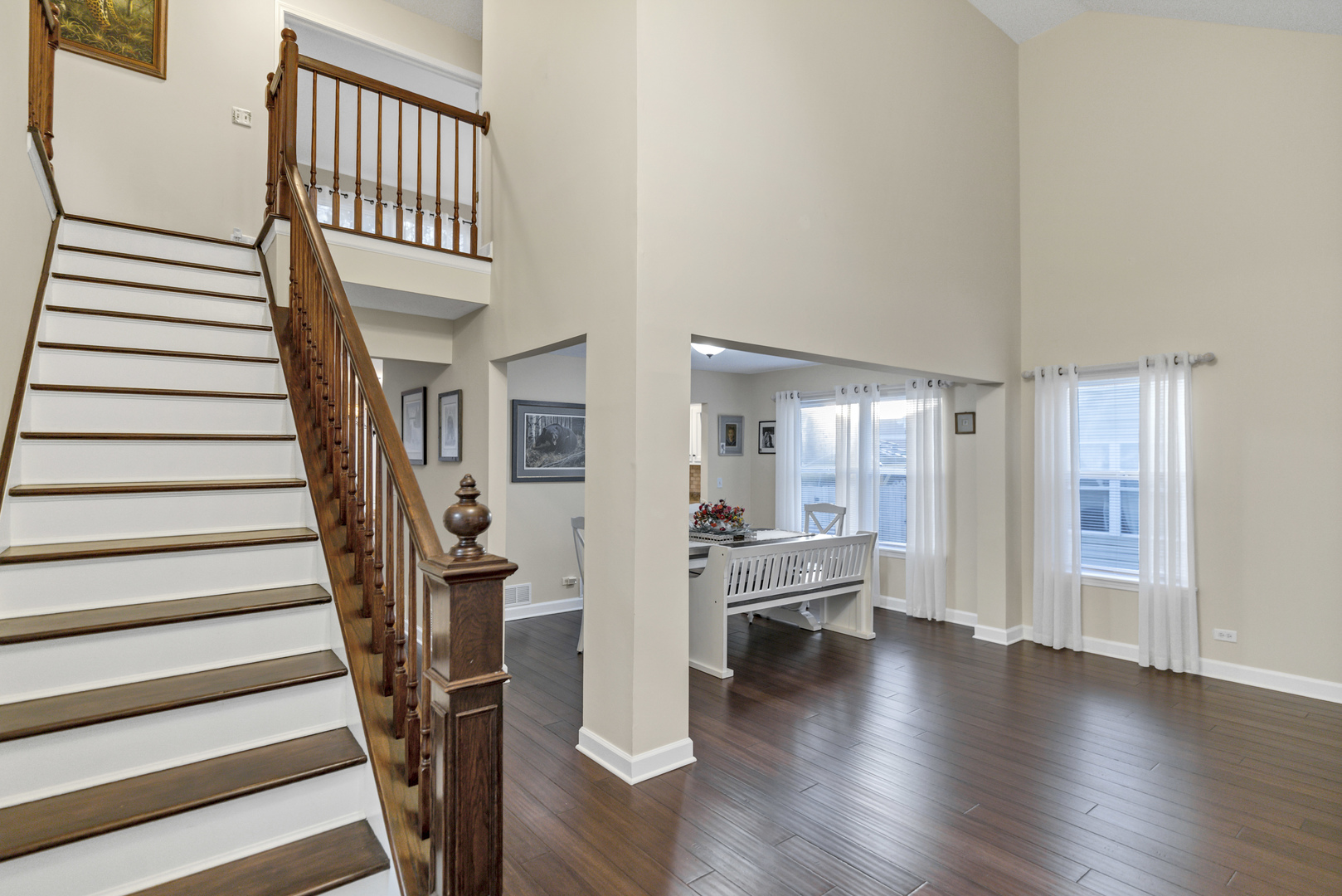 944 Cortney Drive, Carpentersville, IL 60110