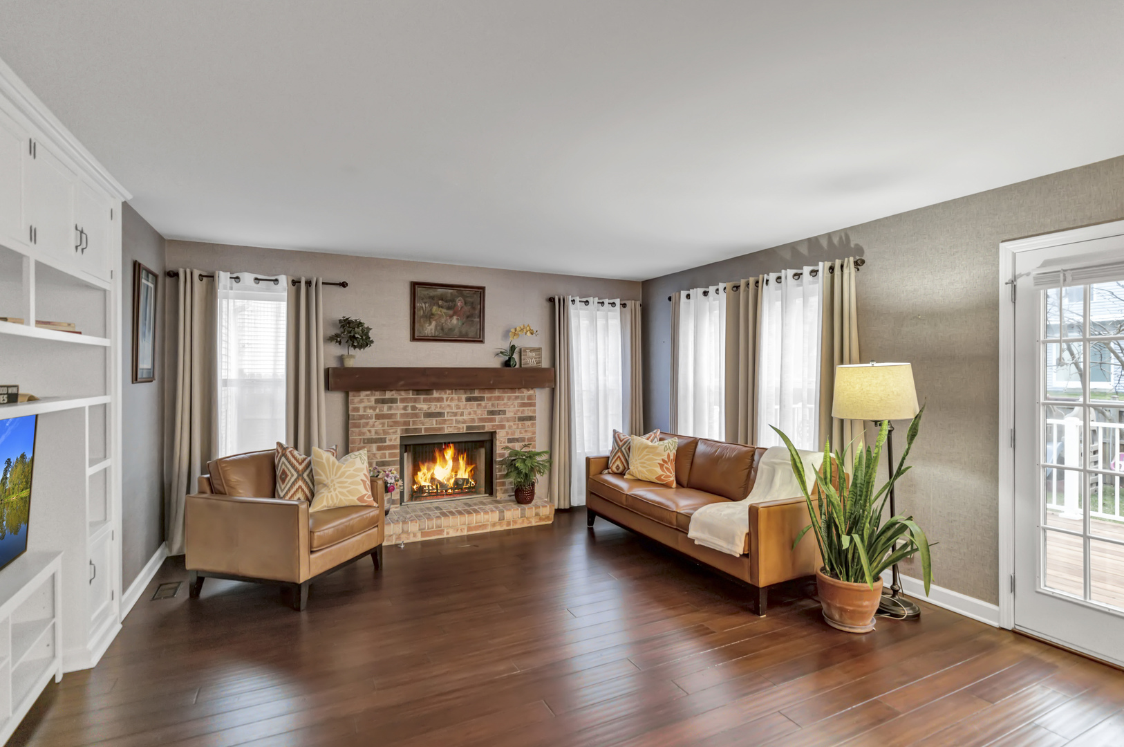 944 Cortney Drive, Carpentersville, IL 60110