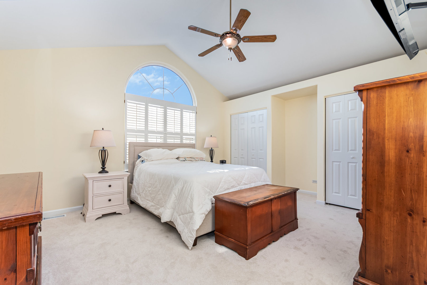 8 Lily Court, Bolingbrook, IL 60440