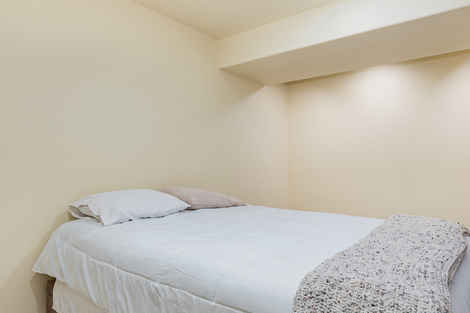 8 Lily Court, Bolingbrook, IL 60440