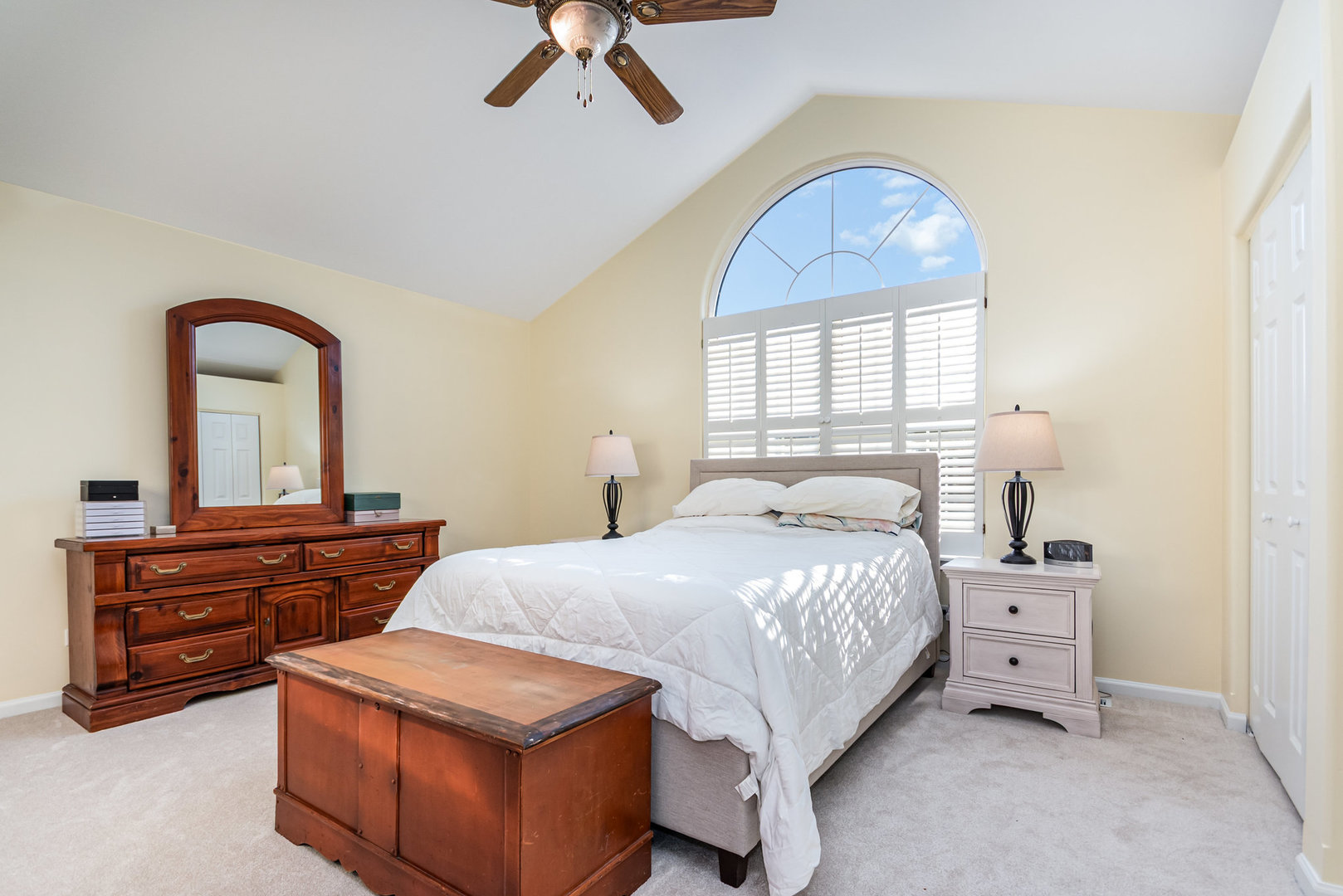 8 Lily Court, Bolingbrook, IL 60440