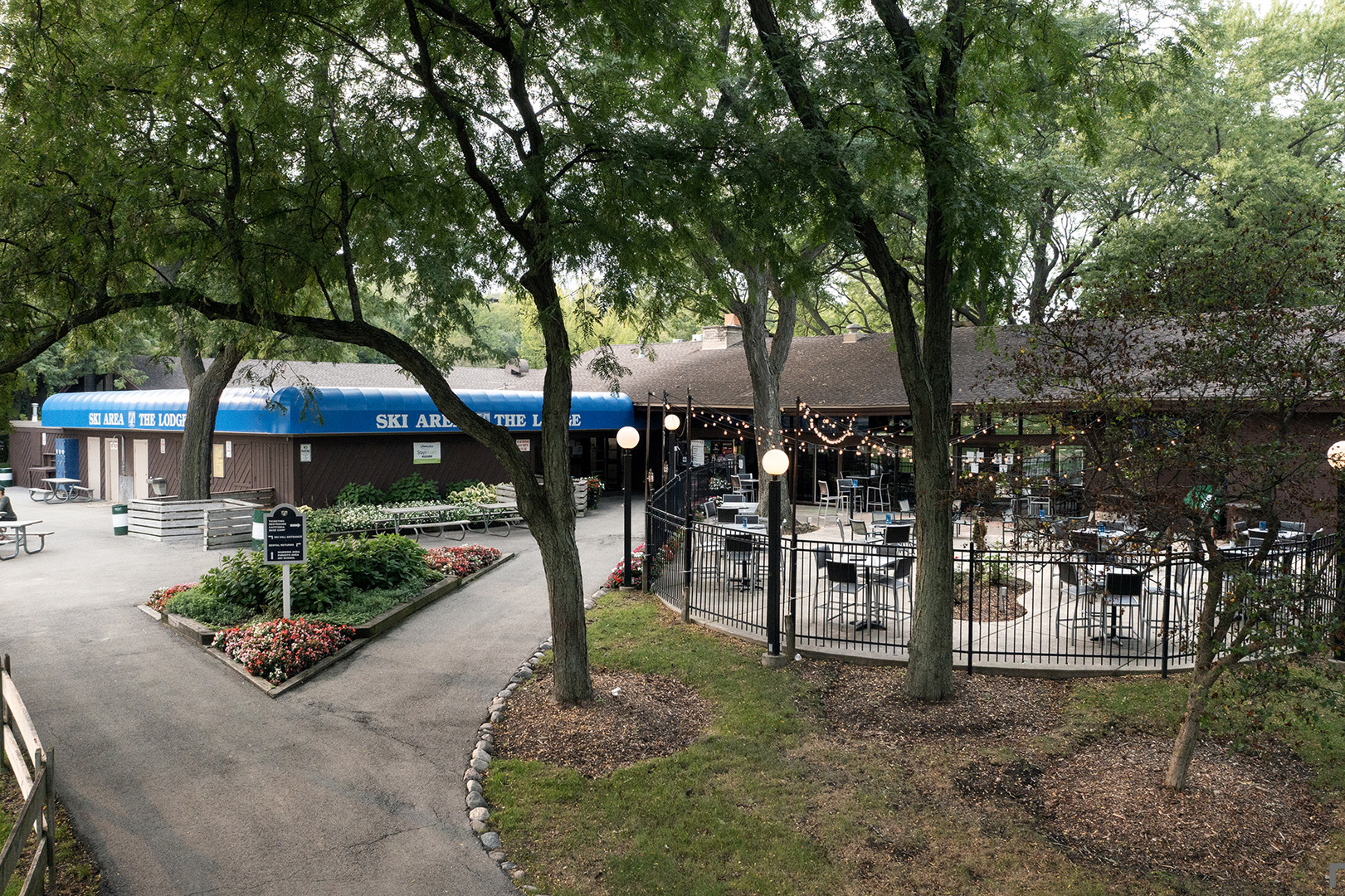 5830 Oakwood Drive #4F, Lisle, IL 60532