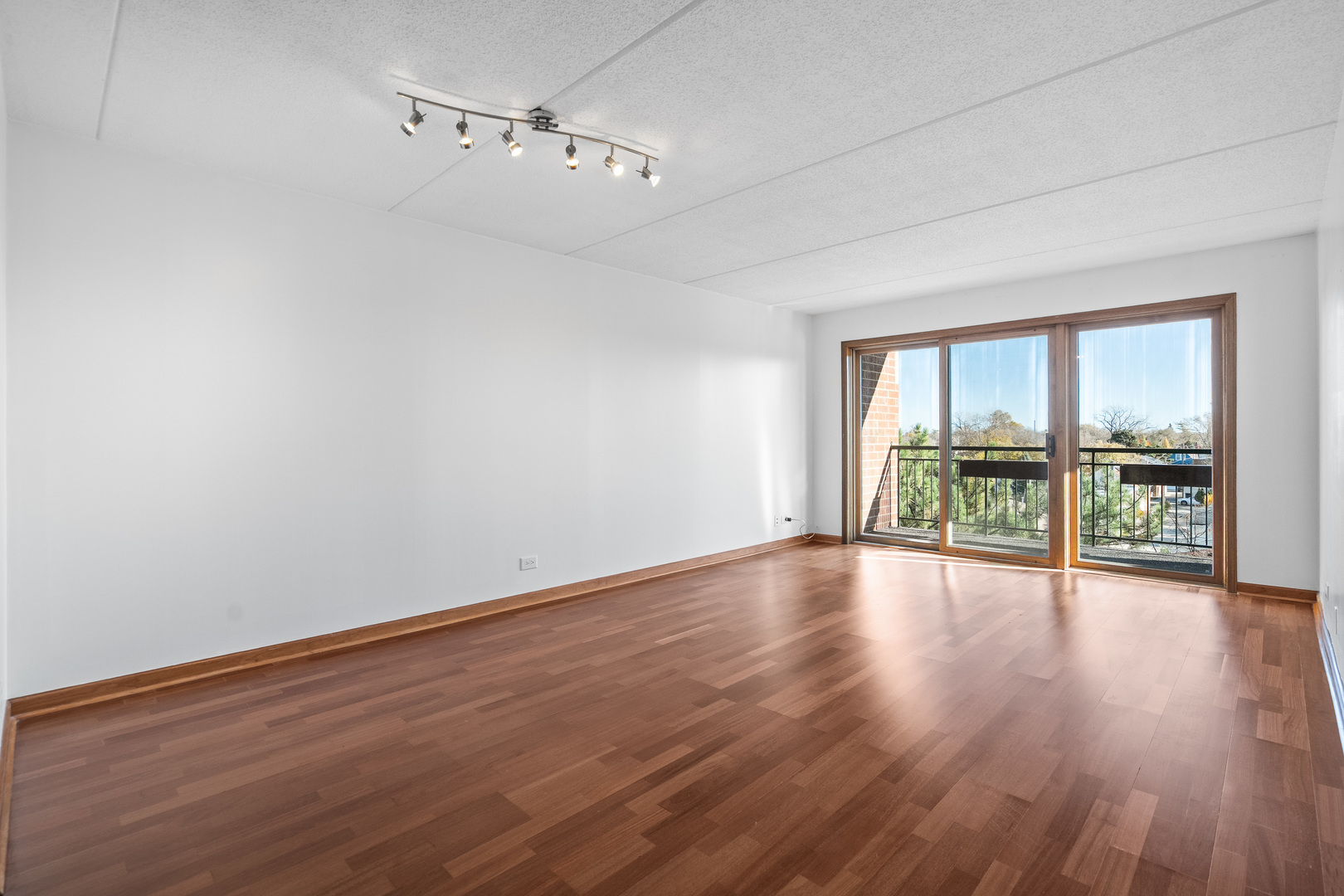 6400 W Berteau Avenue #405, Chicago, IL 60634