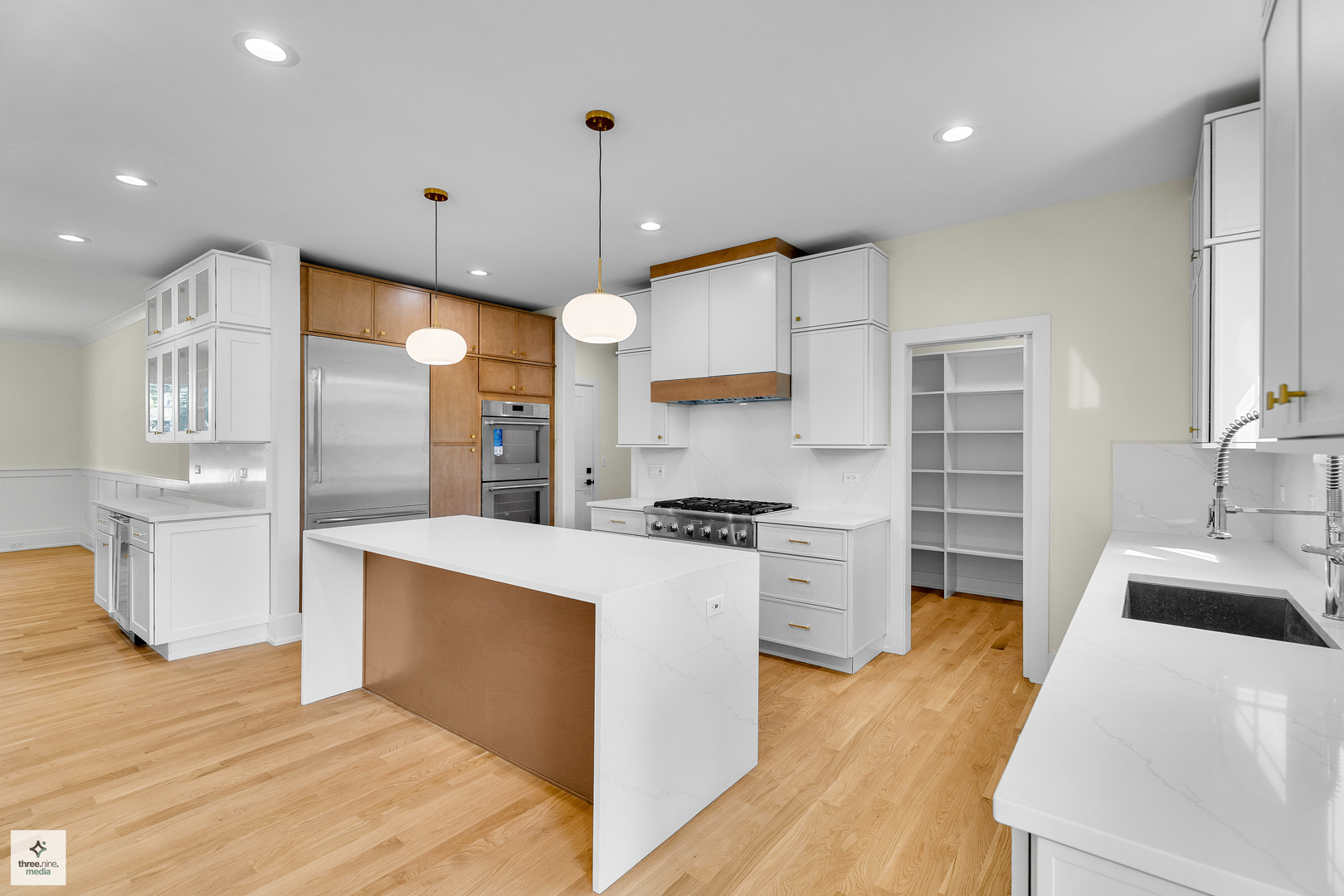 705 Glendale Road, Glenview, IL 60025