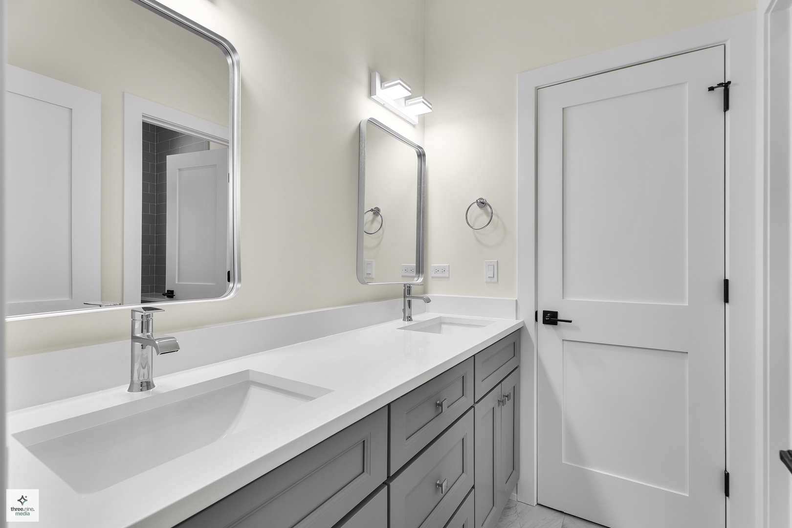 705 Glendale Road, Glenview, IL 60025