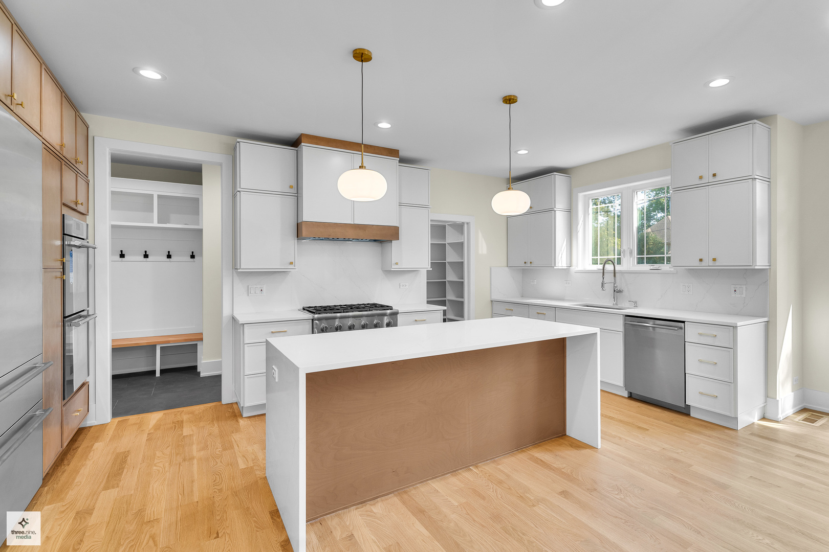 705 Glendale Road, Glenview, IL 60025