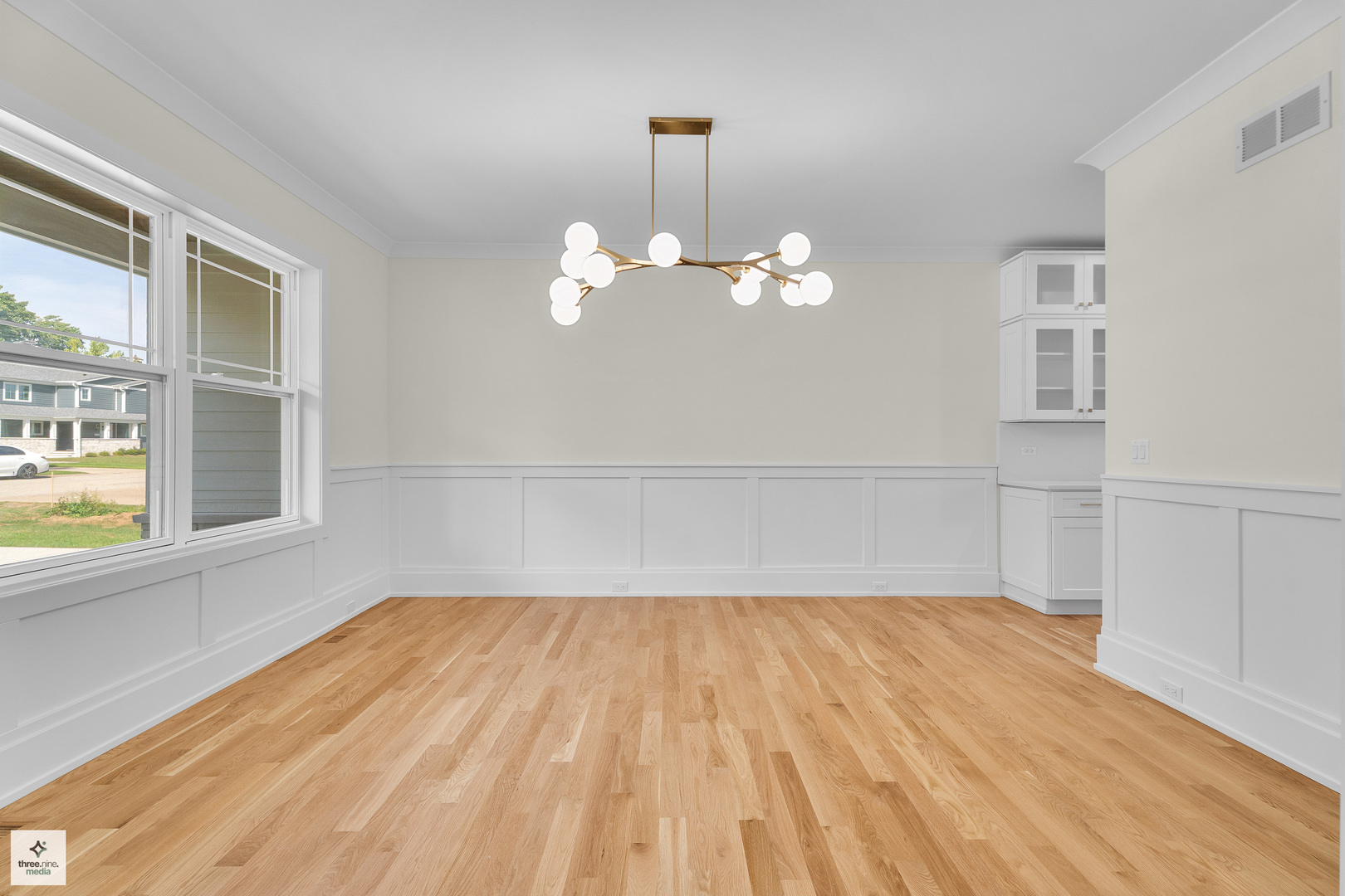 705 Glendale Road, Glenview, IL 60025