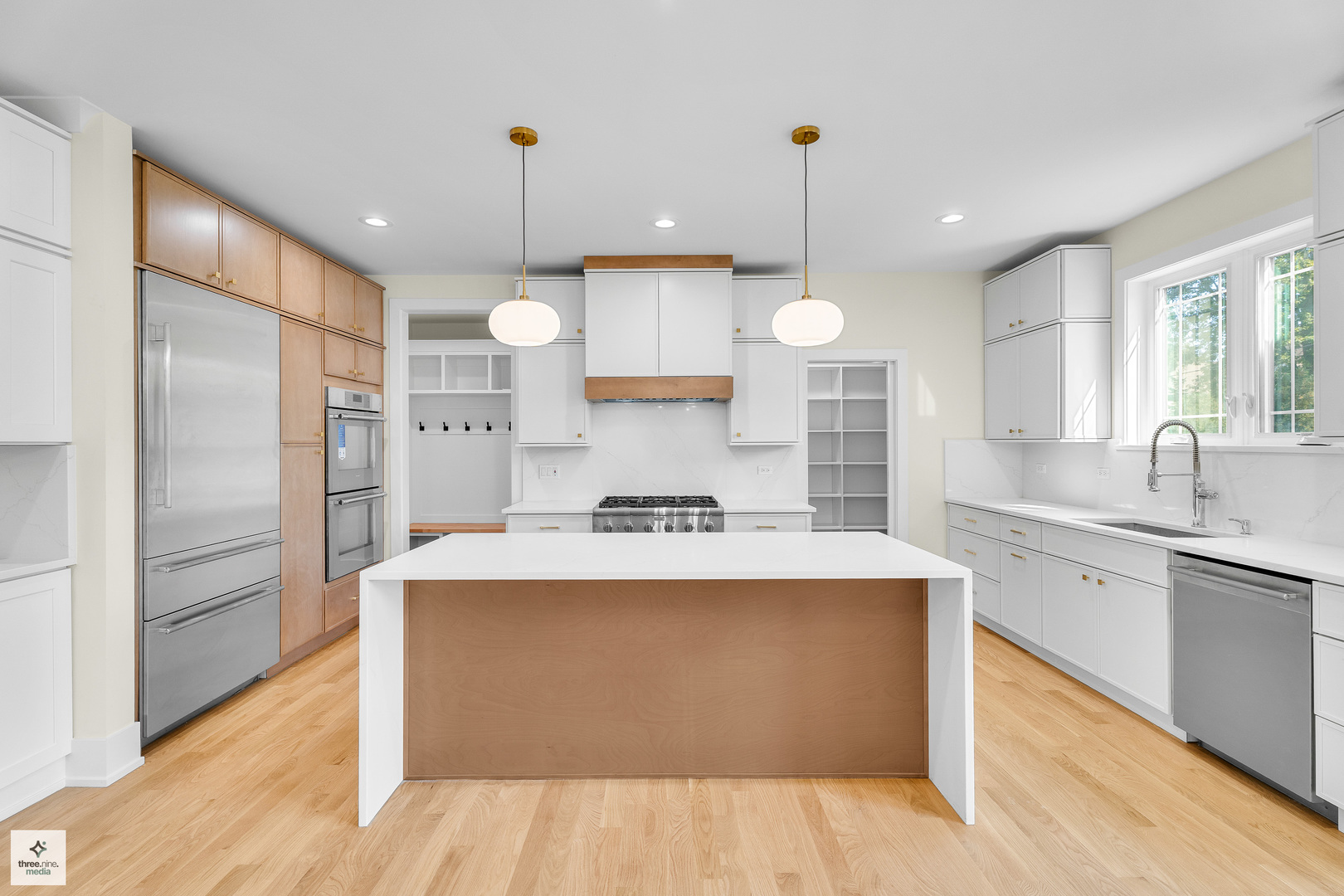 705 Glendale Road, Glenview, IL 60025