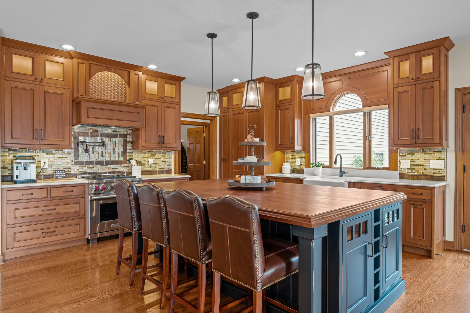 43W493 Thornapple Tree Road, Sugar Grove, IL 60554