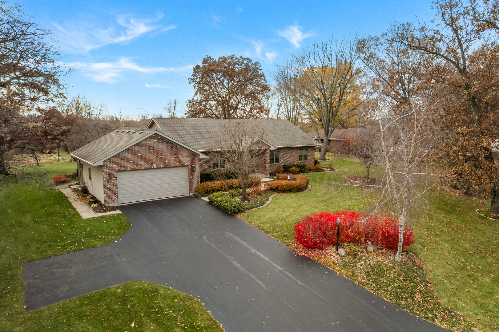 43W493 Thornapple Tree Road, Sugar Grove, IL 60554