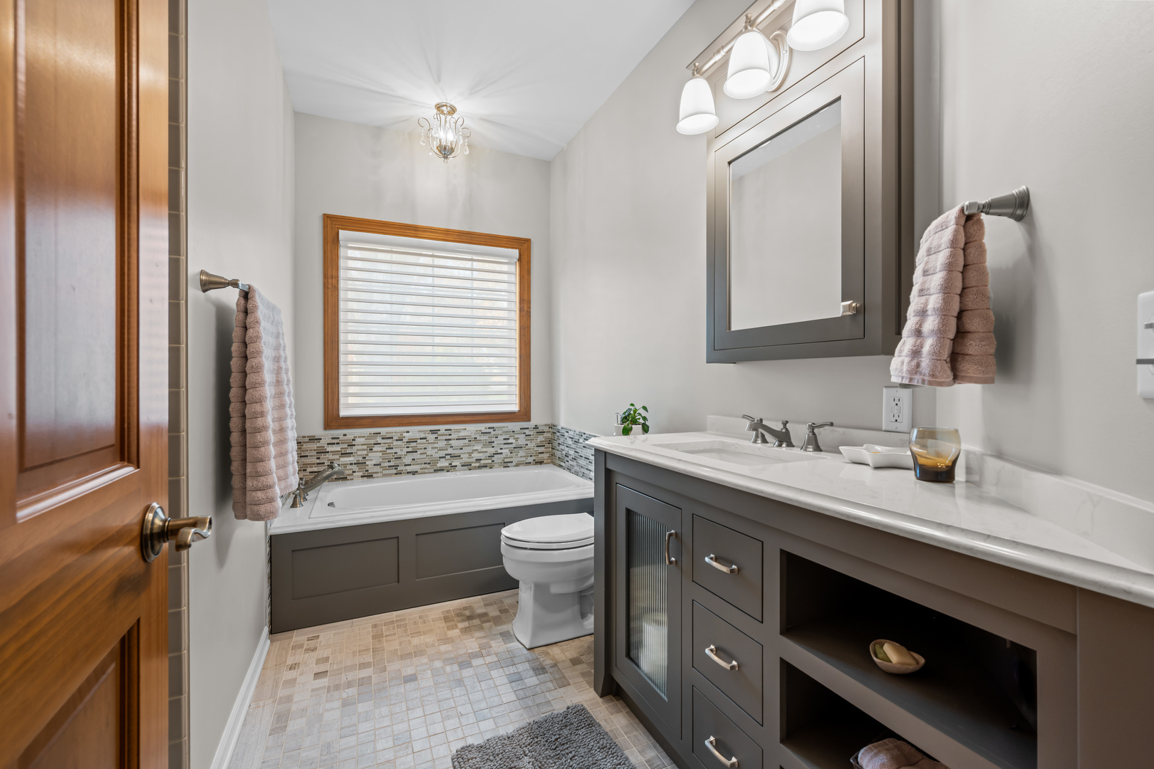 43W493 Thornapple Tree Road, Sugar Grove, IL 60554