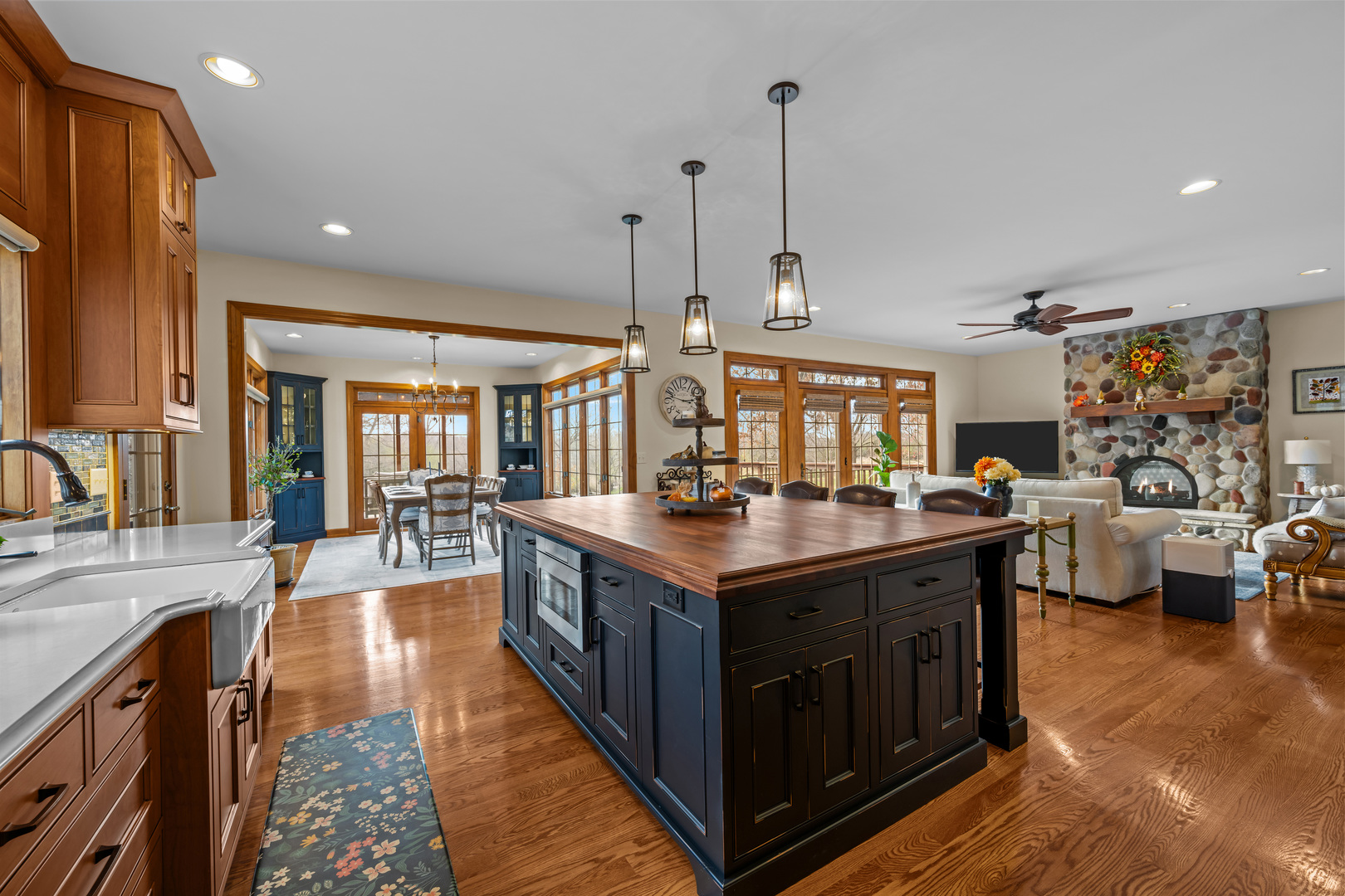 43W493 Thornapple Tree Road, Sugar Grove, IL 60554