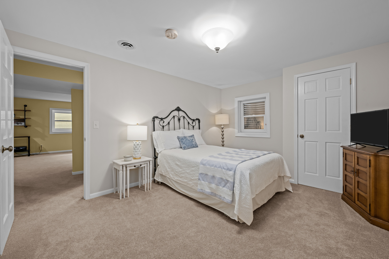 43W493 Thornapple Tree Road, Sugar Grove, IL 60554