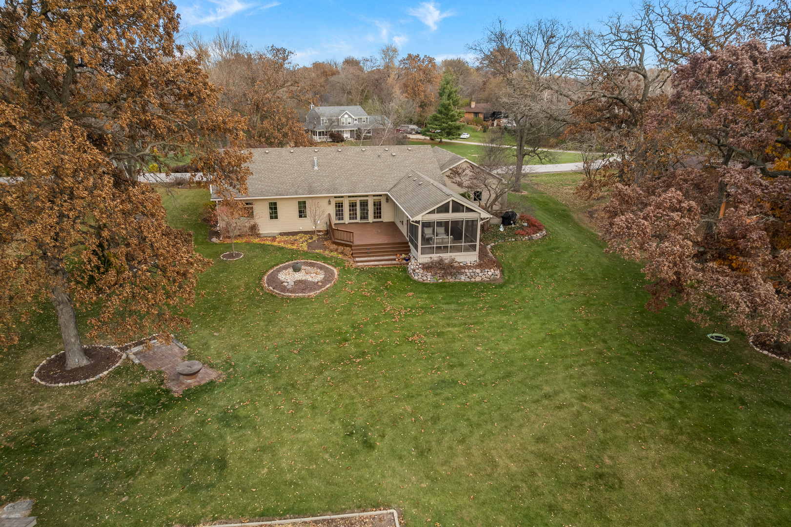43W493 Thornapple Tree Road, Sugar Grove, IL 60554