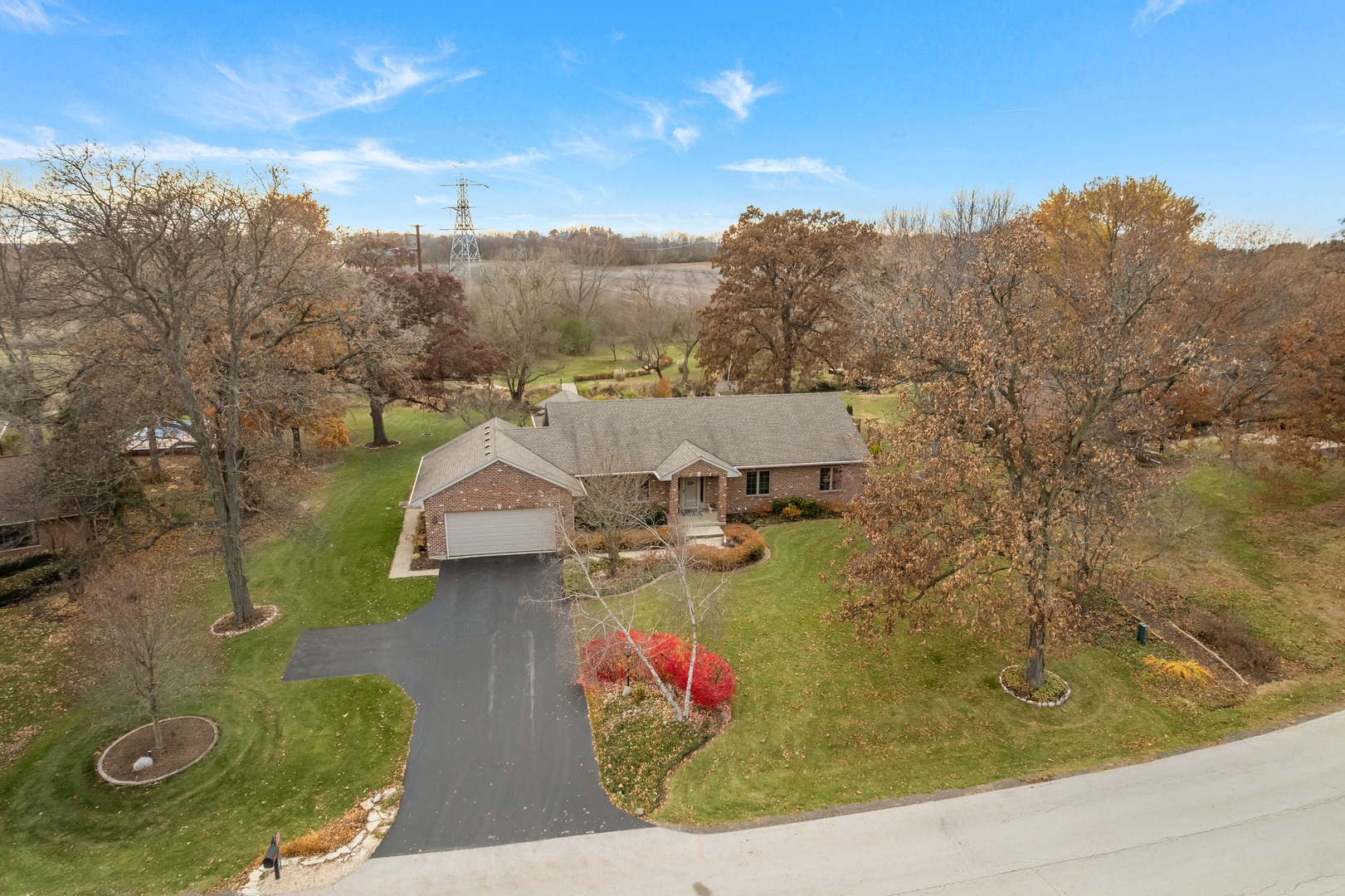 43W493 Thornapple Tree Road, Sugar Grove, IL 60554