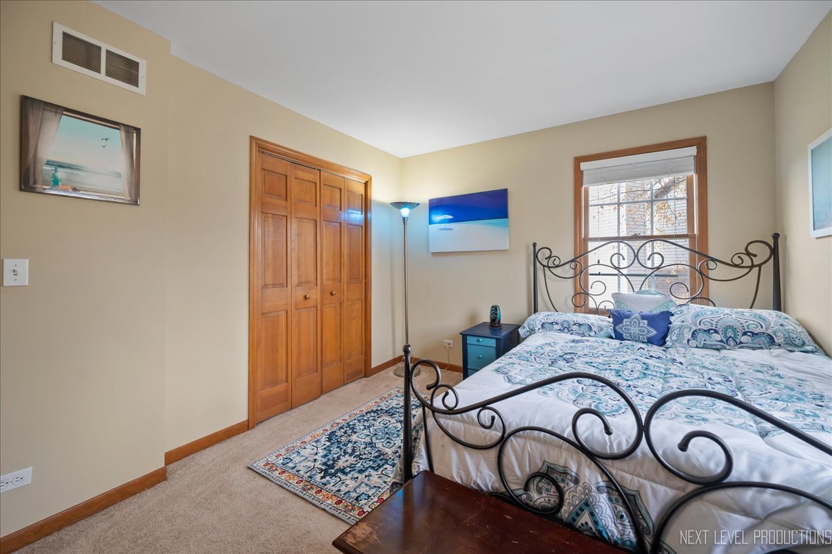 608 Spyglass Court, North Aurora, IL 60542