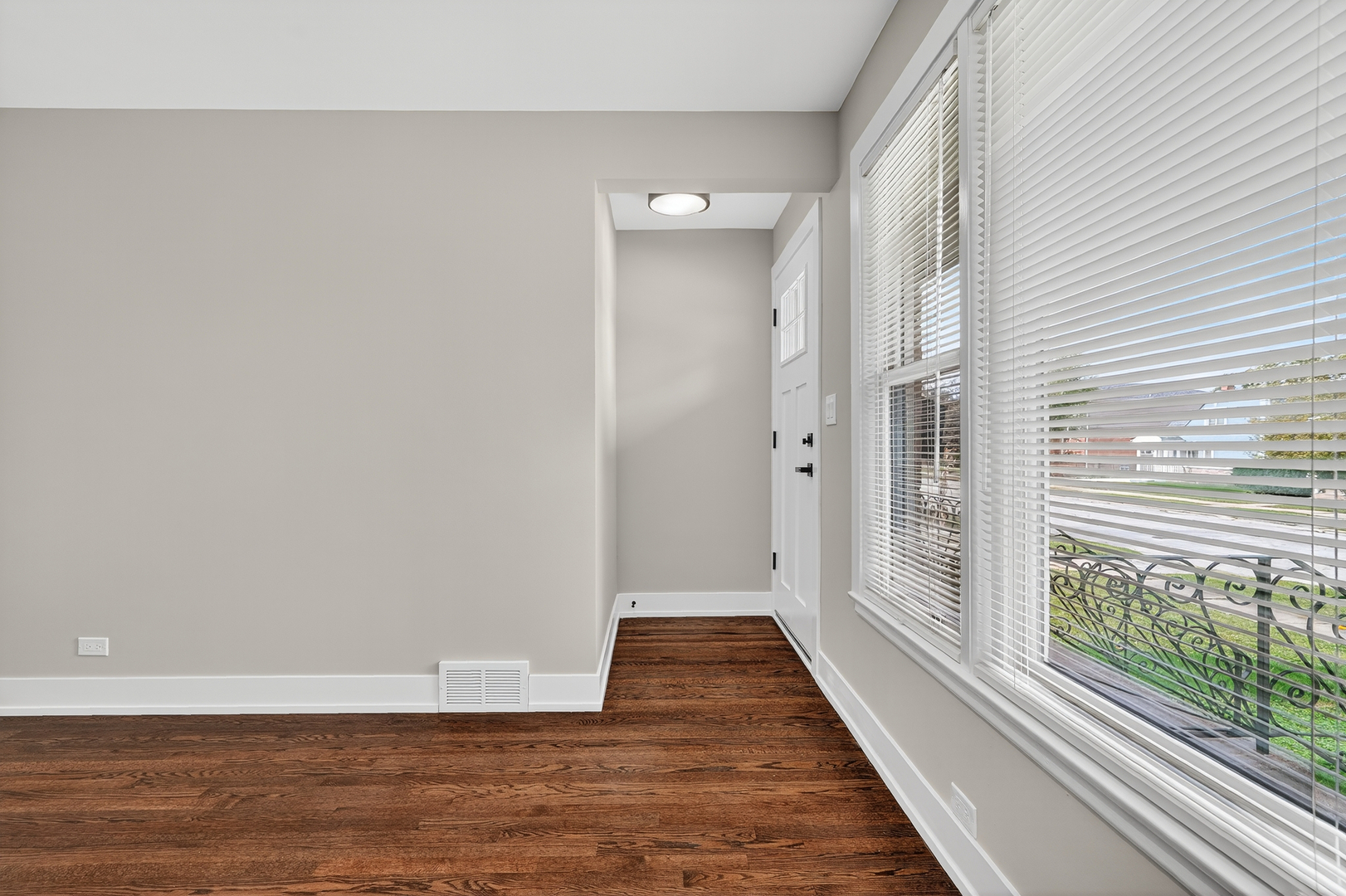 2601 W 98th Place, Evergreen Park, IL 60805