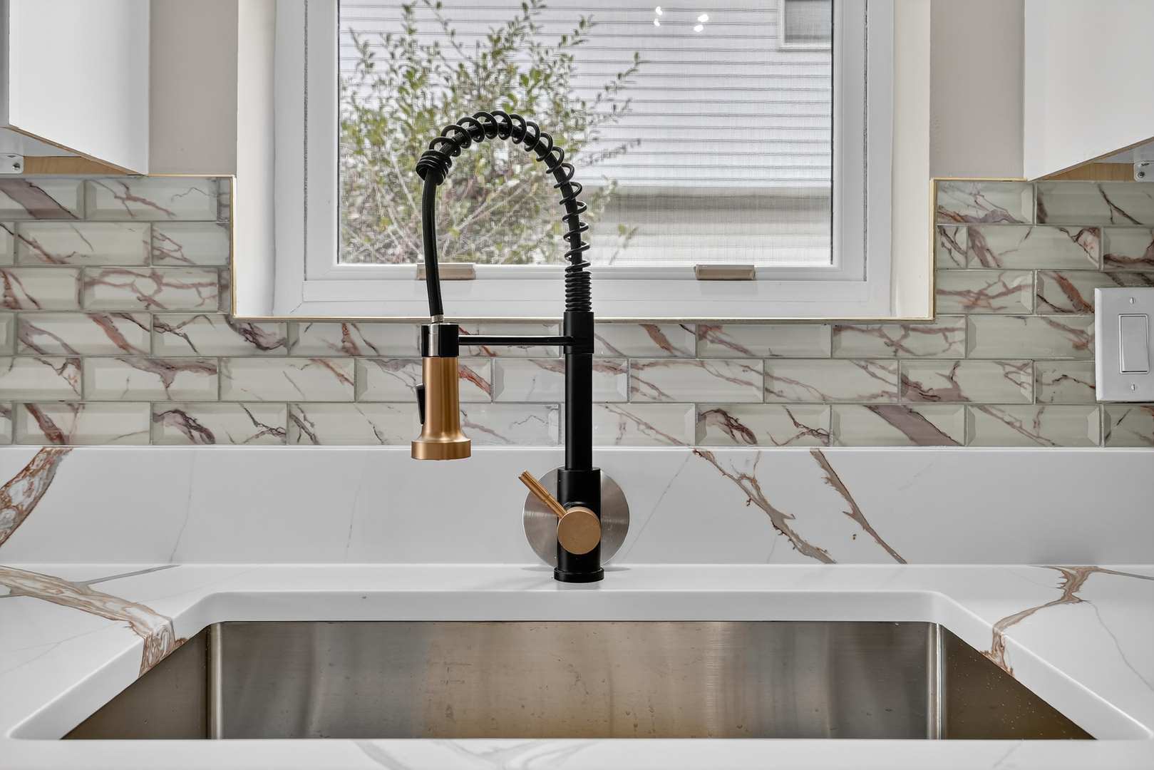 2601 W 98th Place, Evergreen Park, IL 60805