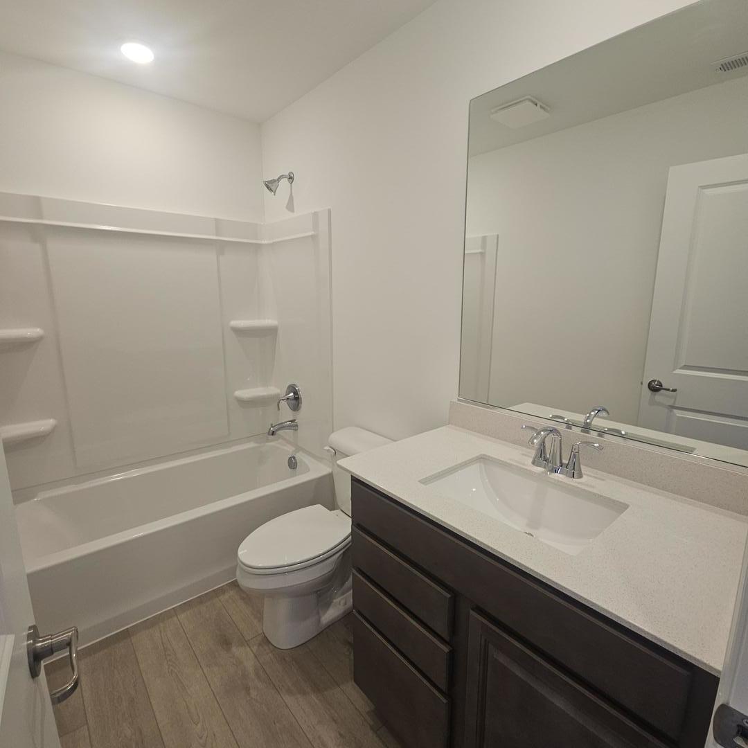 233 Settlers Place, West Dundee, IL 60118