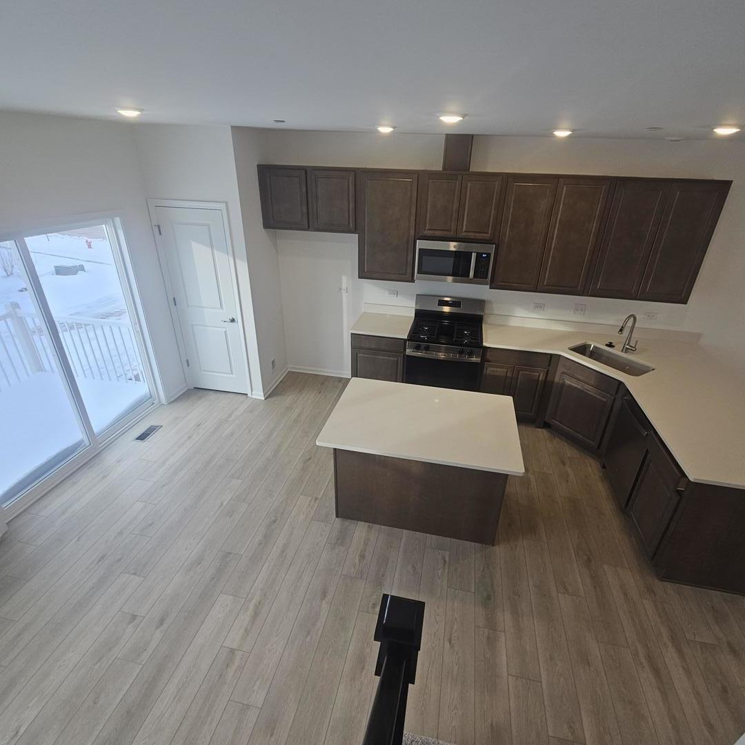 233 Settlers Place, West Dundee, IL 60118