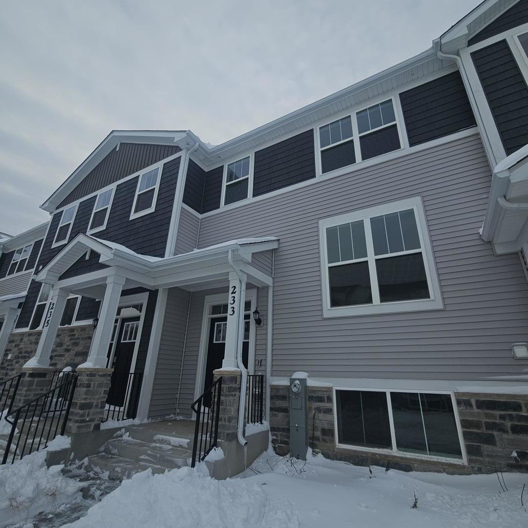 233 Settlers Place, West Dundee, IL 60118