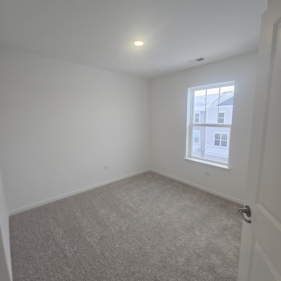 233 Settlers Place, West Dundee, IL 60118