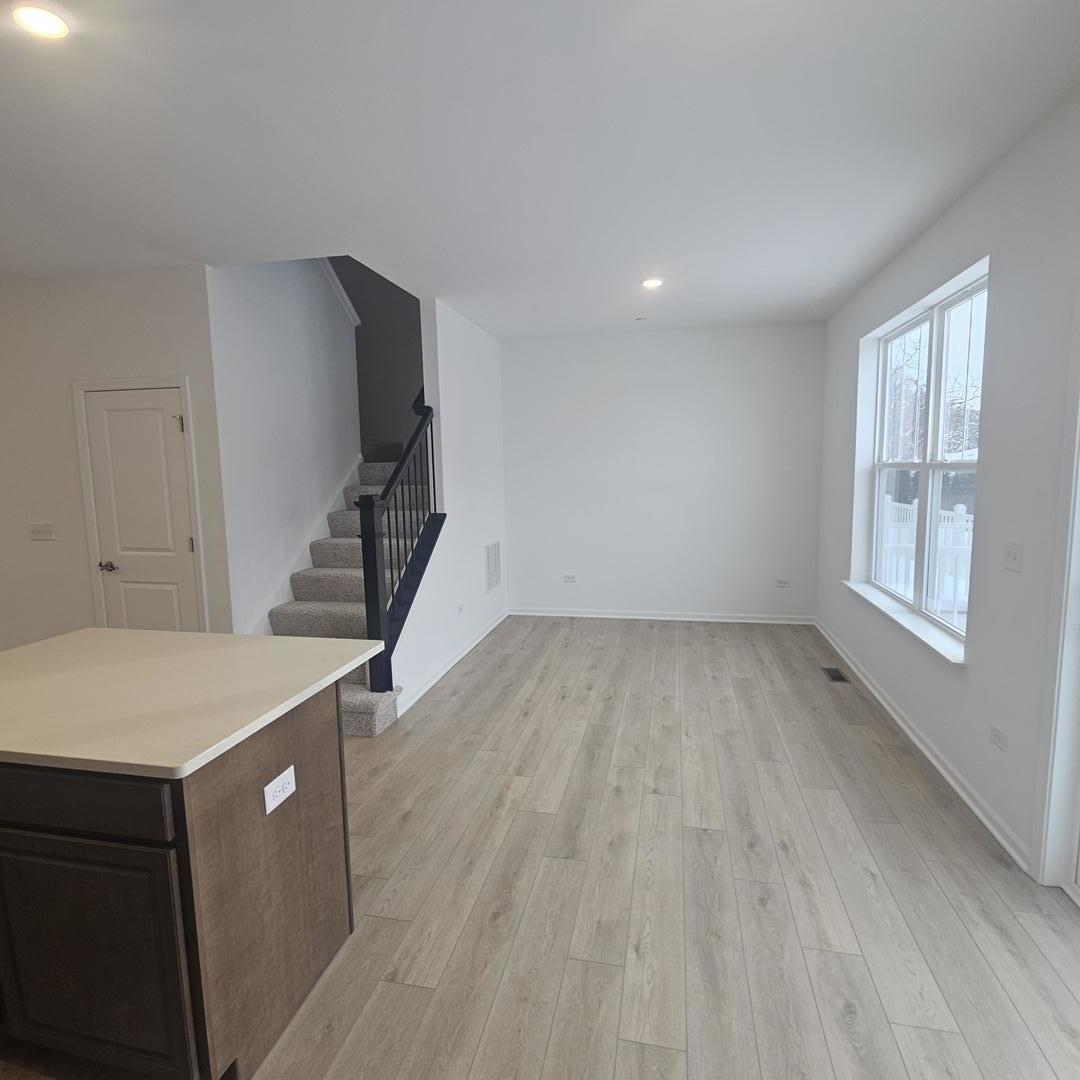 233 Settlers Place, West Dundee, IL 60118