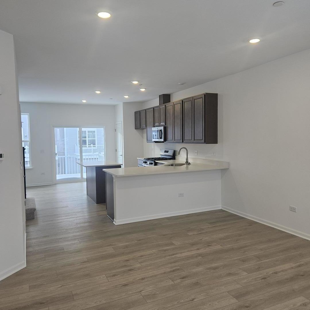 233 Settlers Place, West Dundee, IL 60118