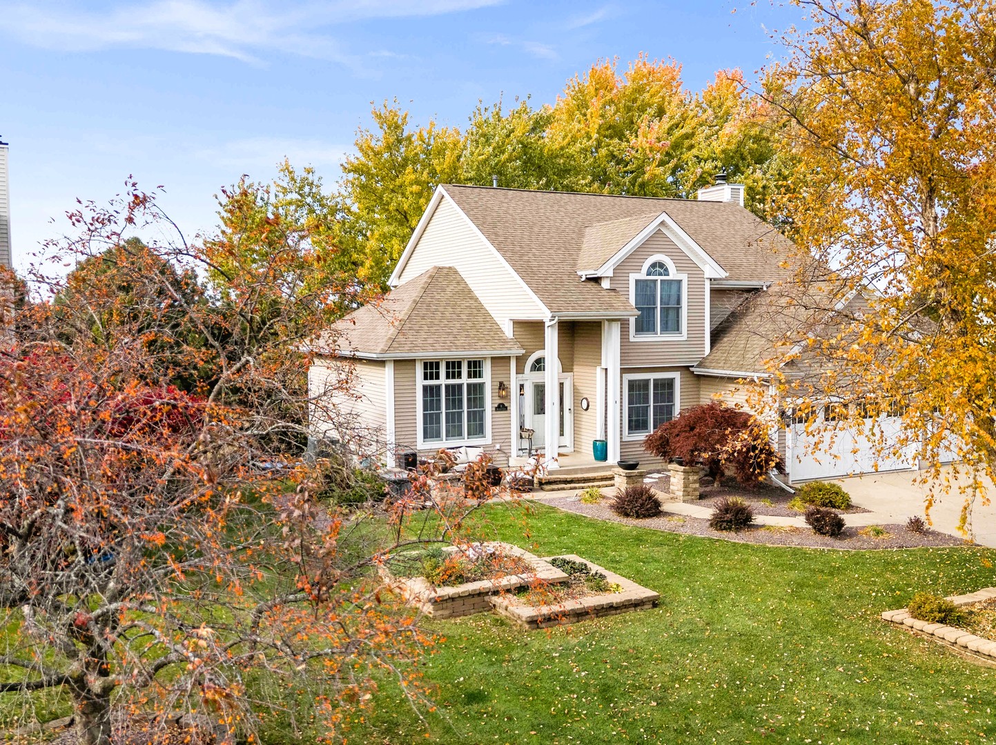 8 Burgundy Court, Bloomington, IL 61704