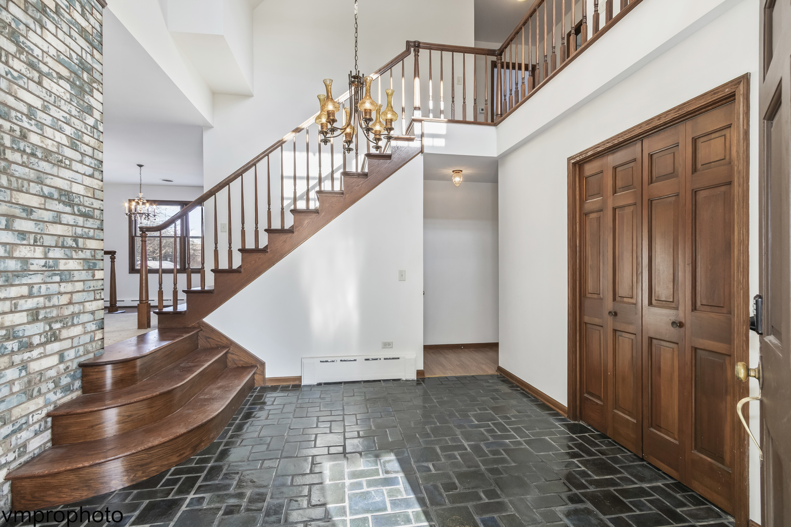 1414 W Vine Street, Arlington Heights, IL 60005