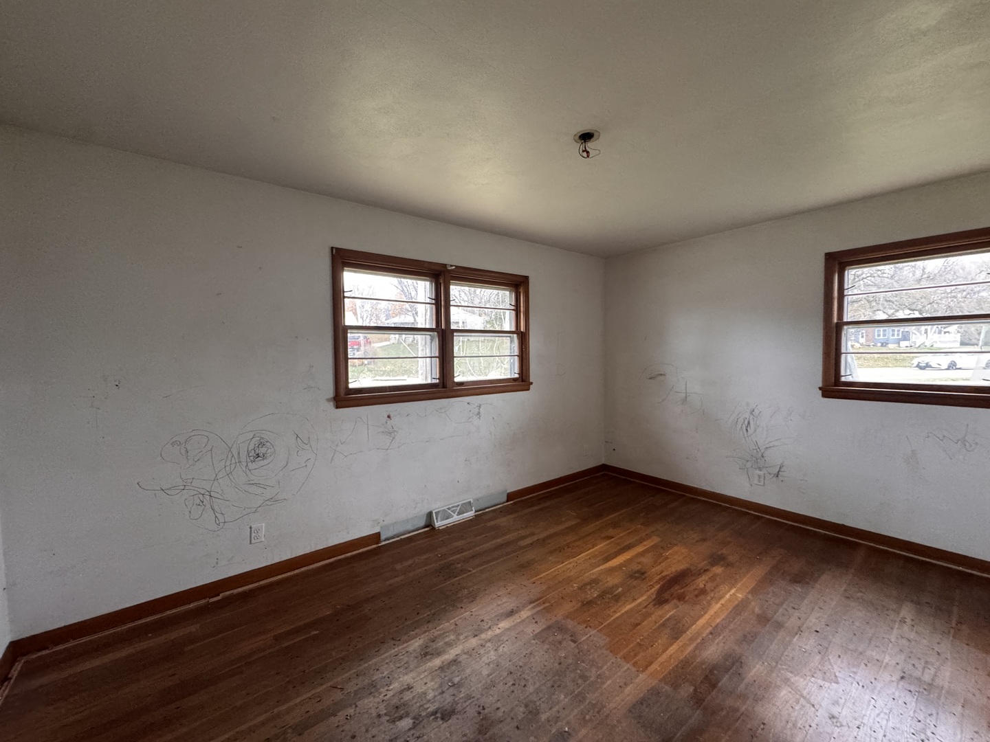 912 Chicago Avenue, Dixon, IL 61021