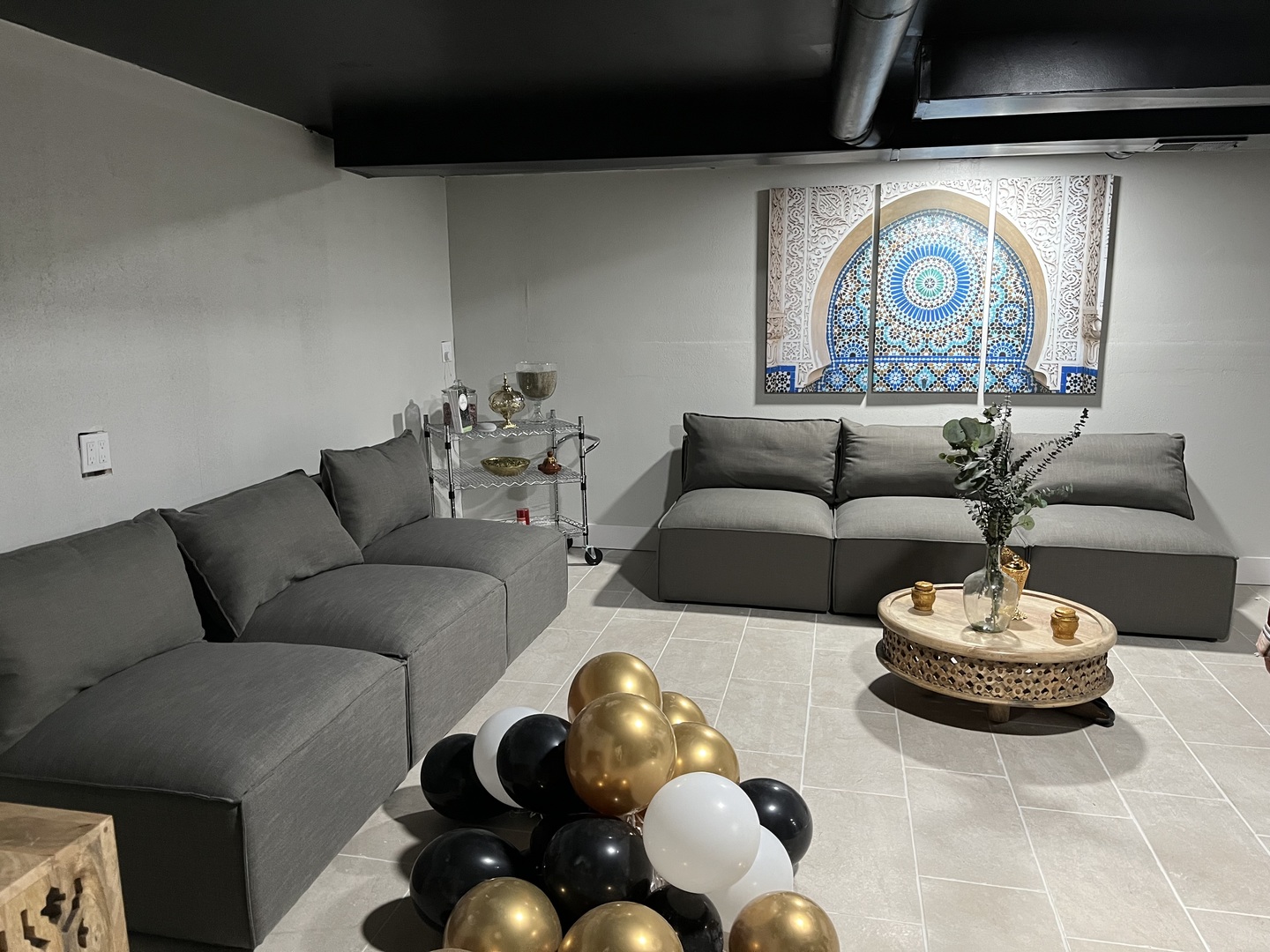 8855 S Roberts Road, Hickory Hills, IL 60457