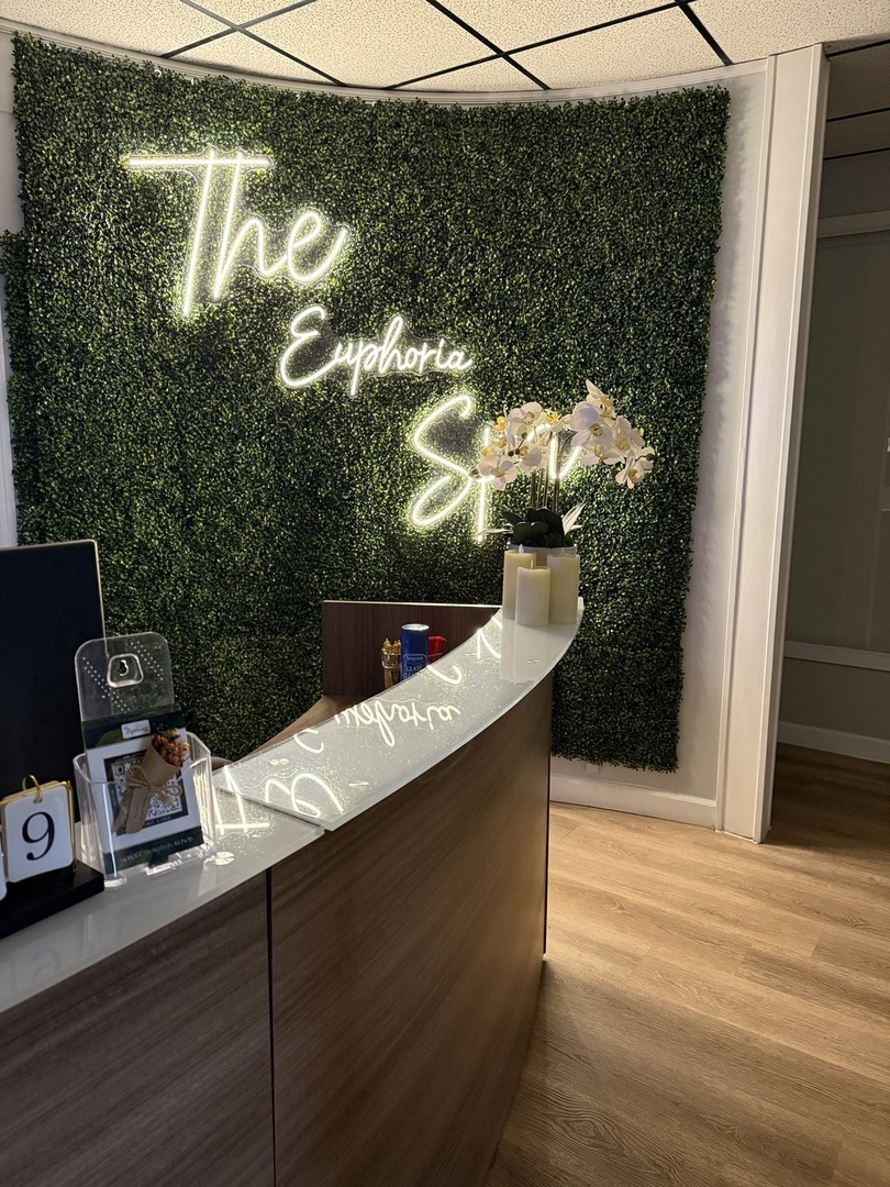 8855 S Roberts Road, Hickory Hills, IL 60457