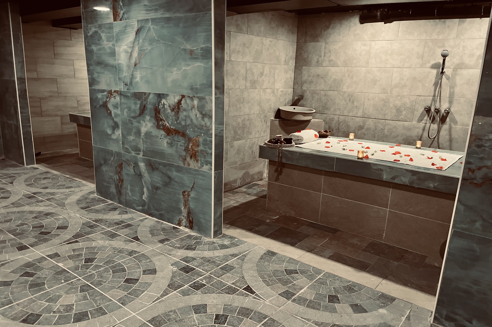 8855 S Roberts Road, Hickory Hills, IL 60457