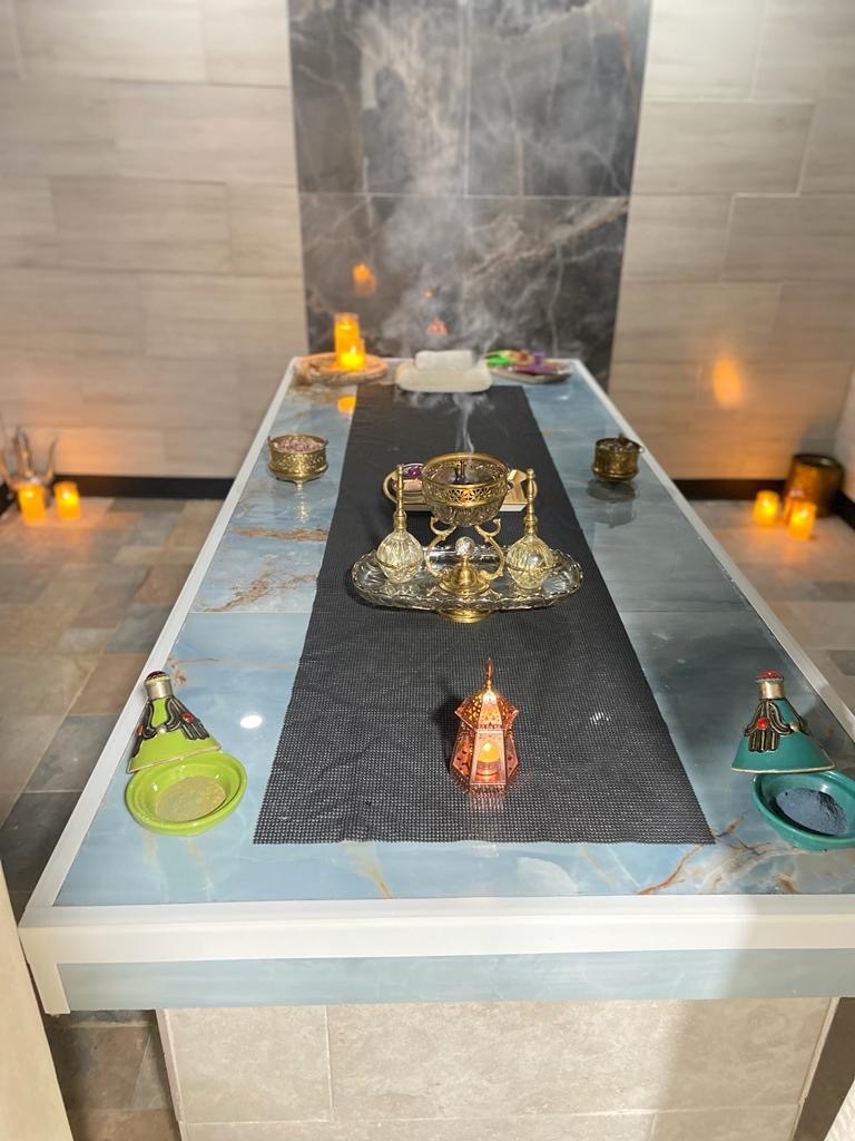 8855 S Roberts Road, Hickory Hills, IL 60457