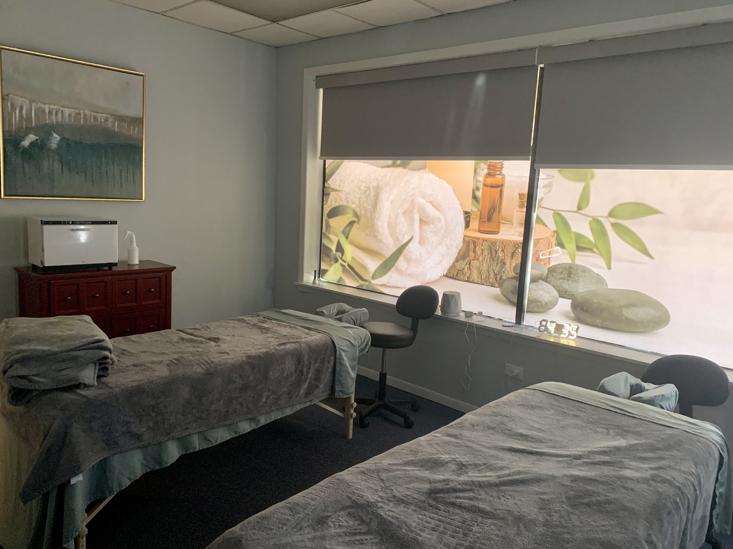 8855 S Roberts Road, Hickory Hills, IL 60457