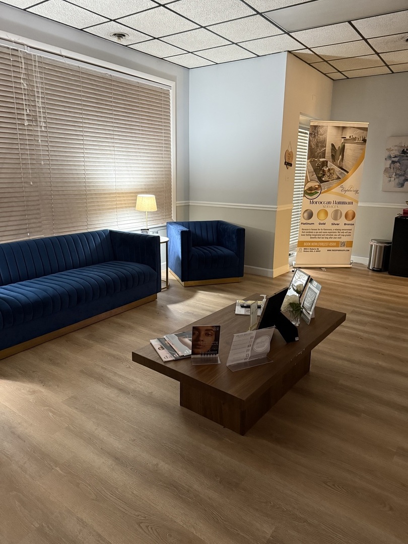 8855 S Roberts Road, Hickory Hills, IL 60457