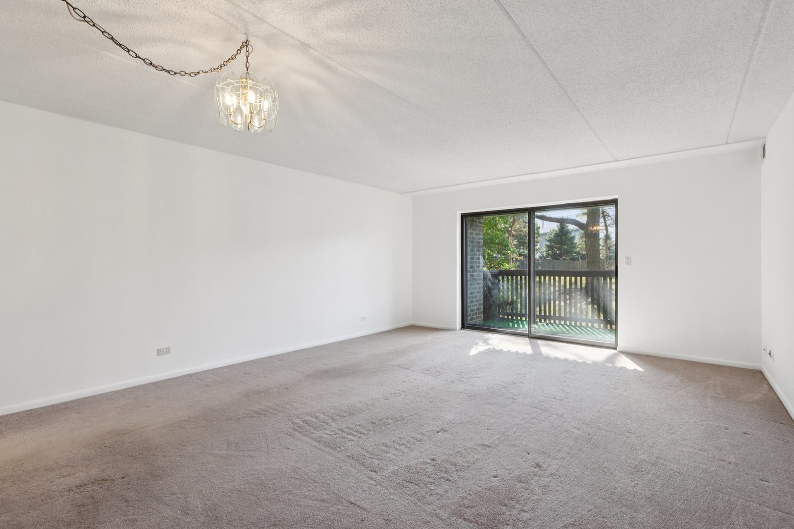 920 Vose Drive #106, Gurnee, IL 60031