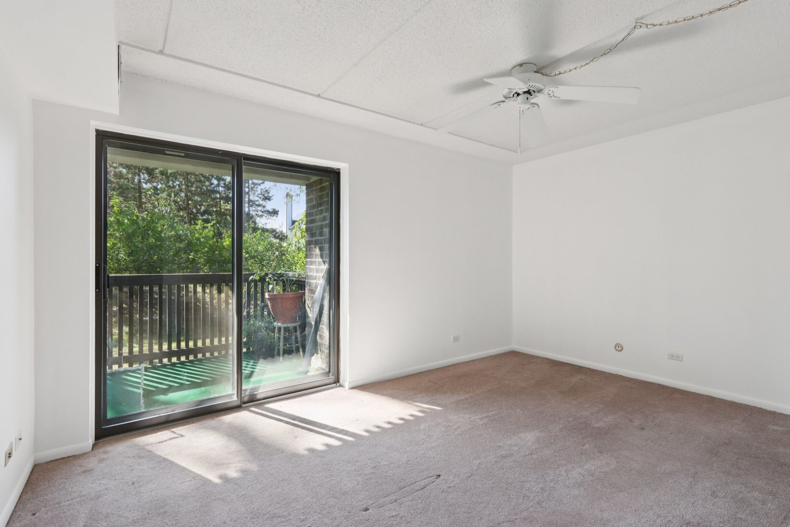 920 Vose Drive #106, Gurnee, IL 60031