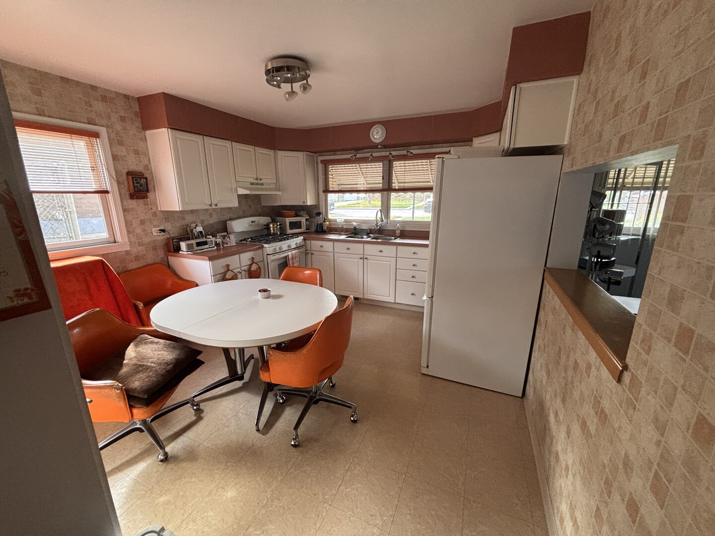 12841 S Marquette Avenue, Chicago, IL 60633