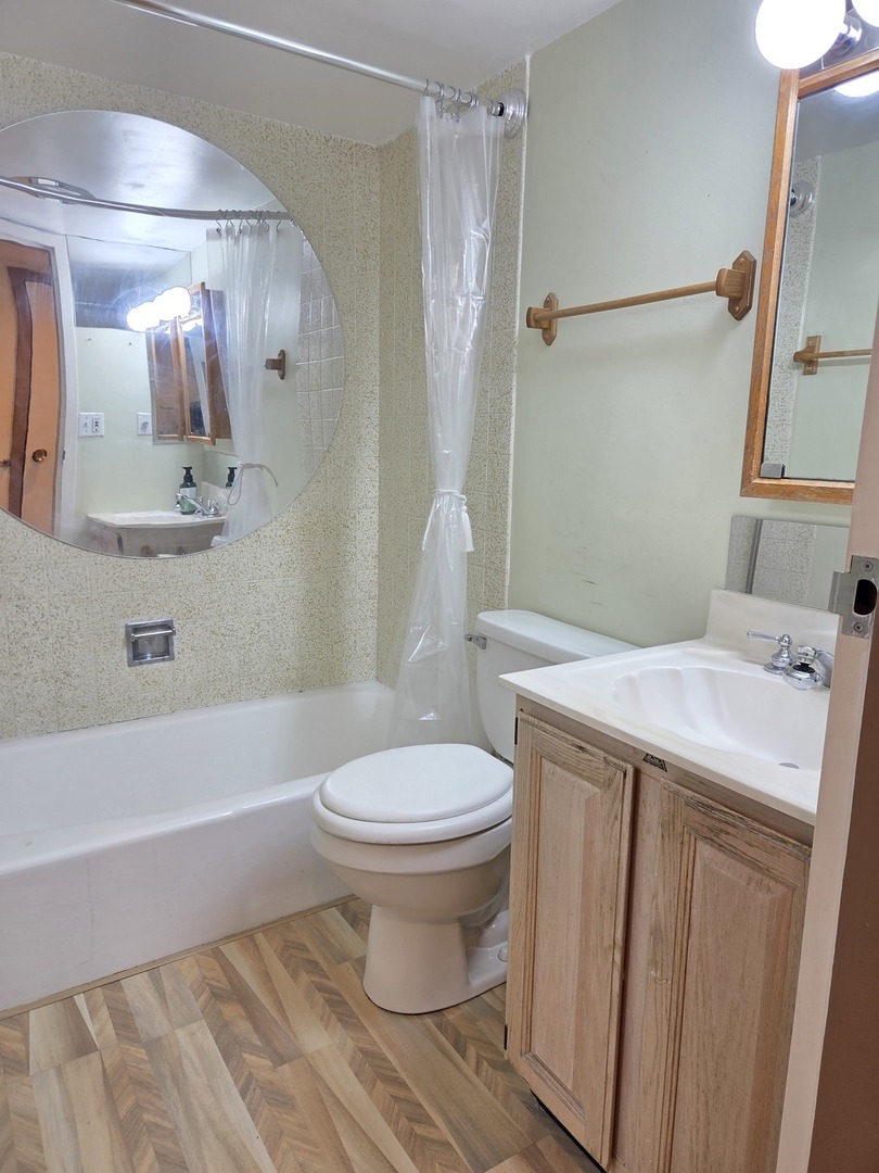 255 S West Avenue #214, Elmhurst, IL 60126