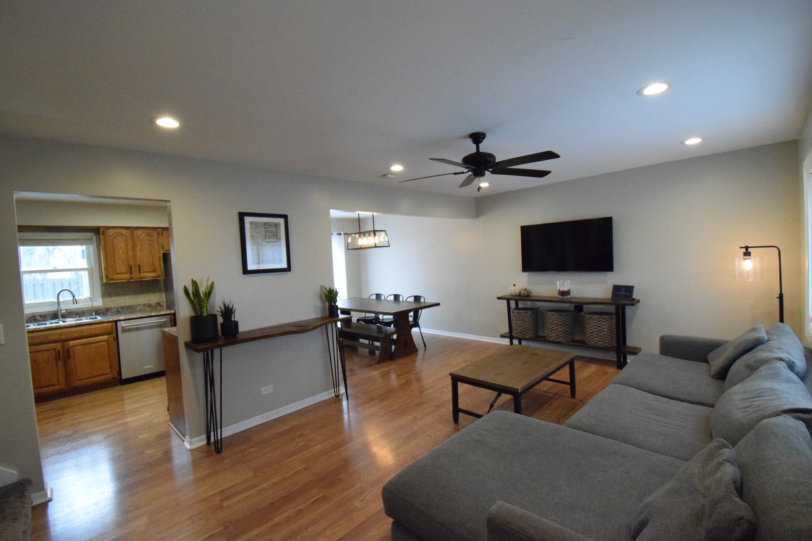 1919 Moore Avenue, St. Charles, IL 60174