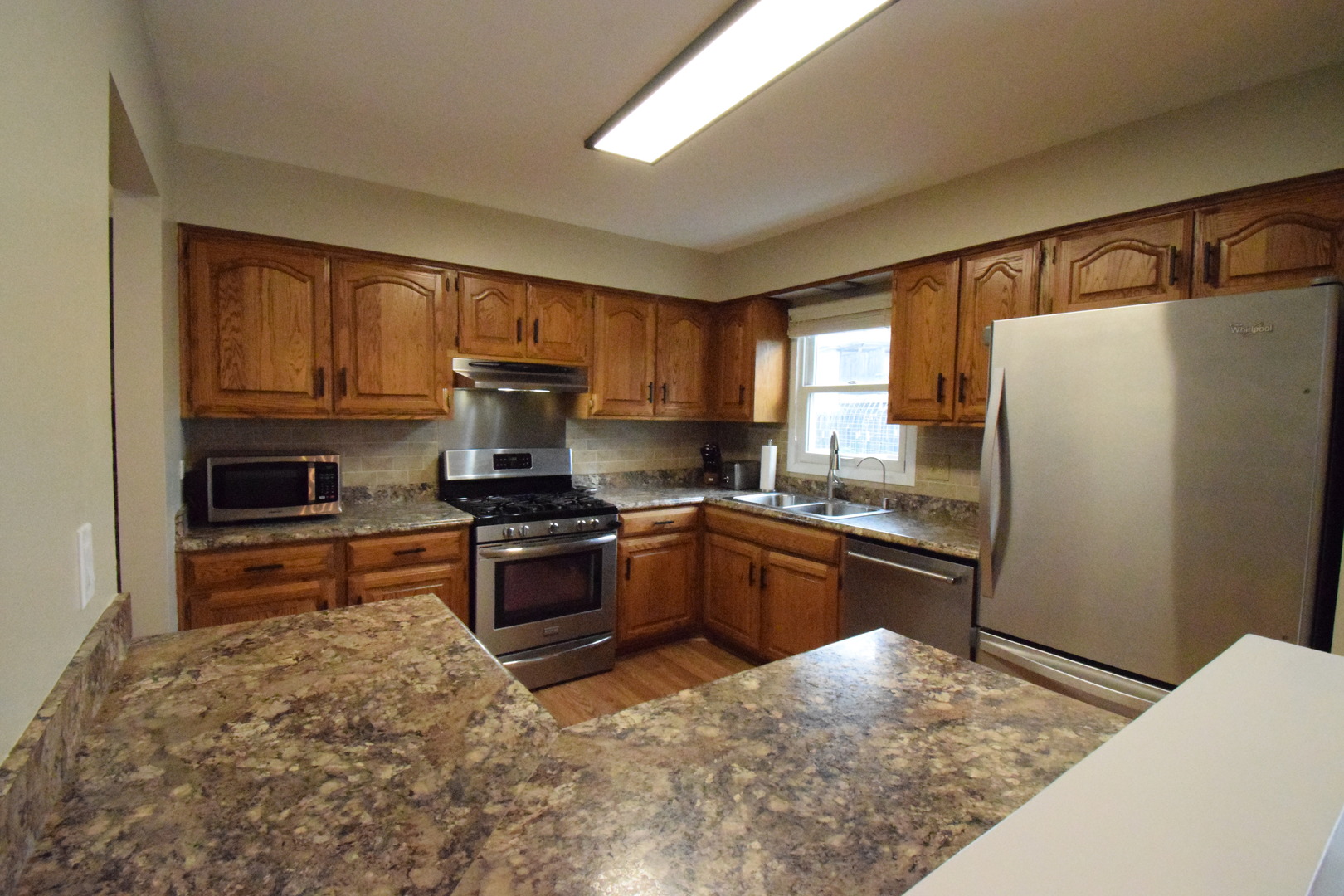 1919 Moore Avenue, St. Charles, IL 60174