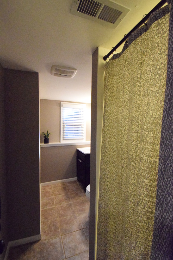 1919 Moore Avenue, St. Charles, IL 60174