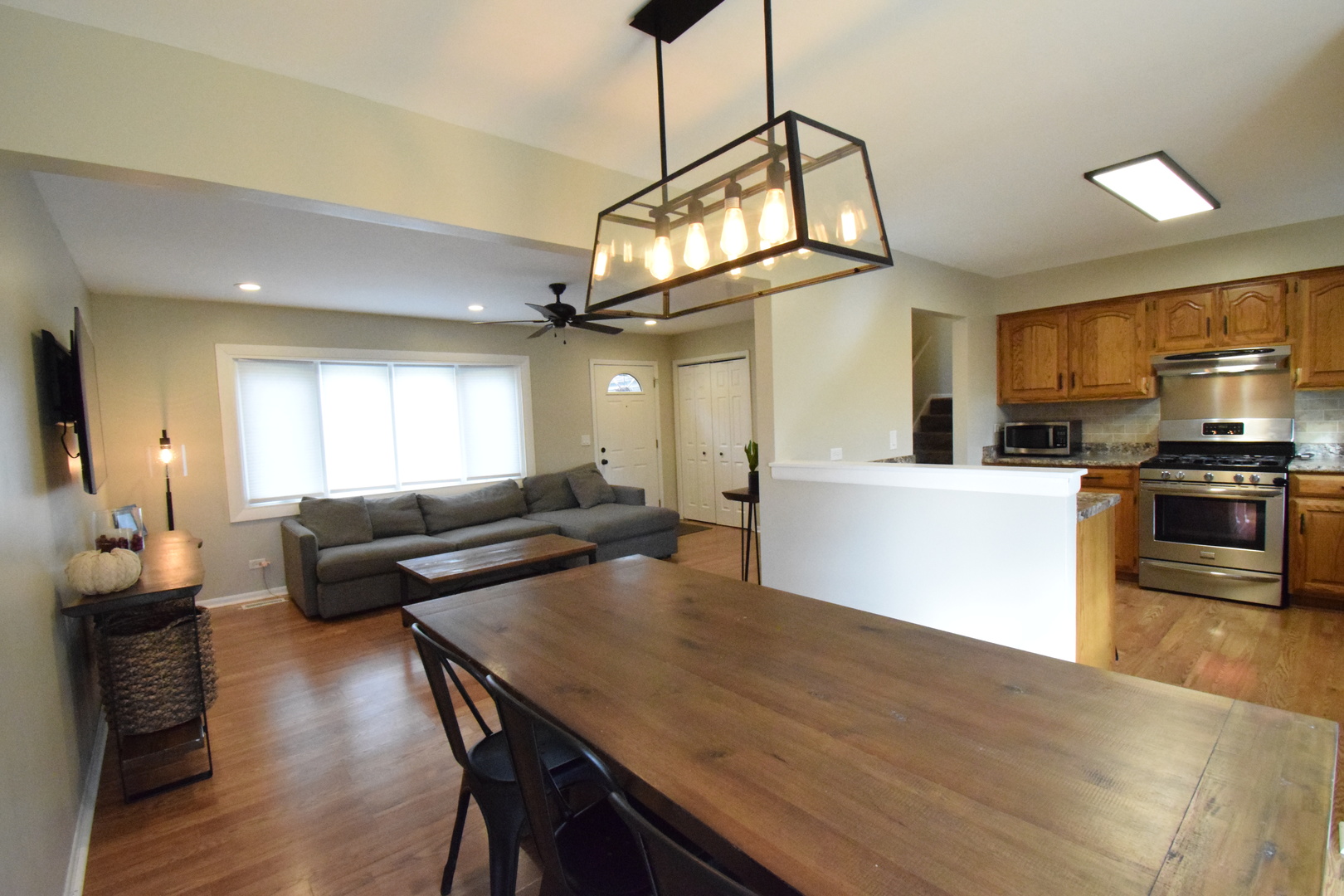 1919 Moore Avenue, St. Charles, IL 60174