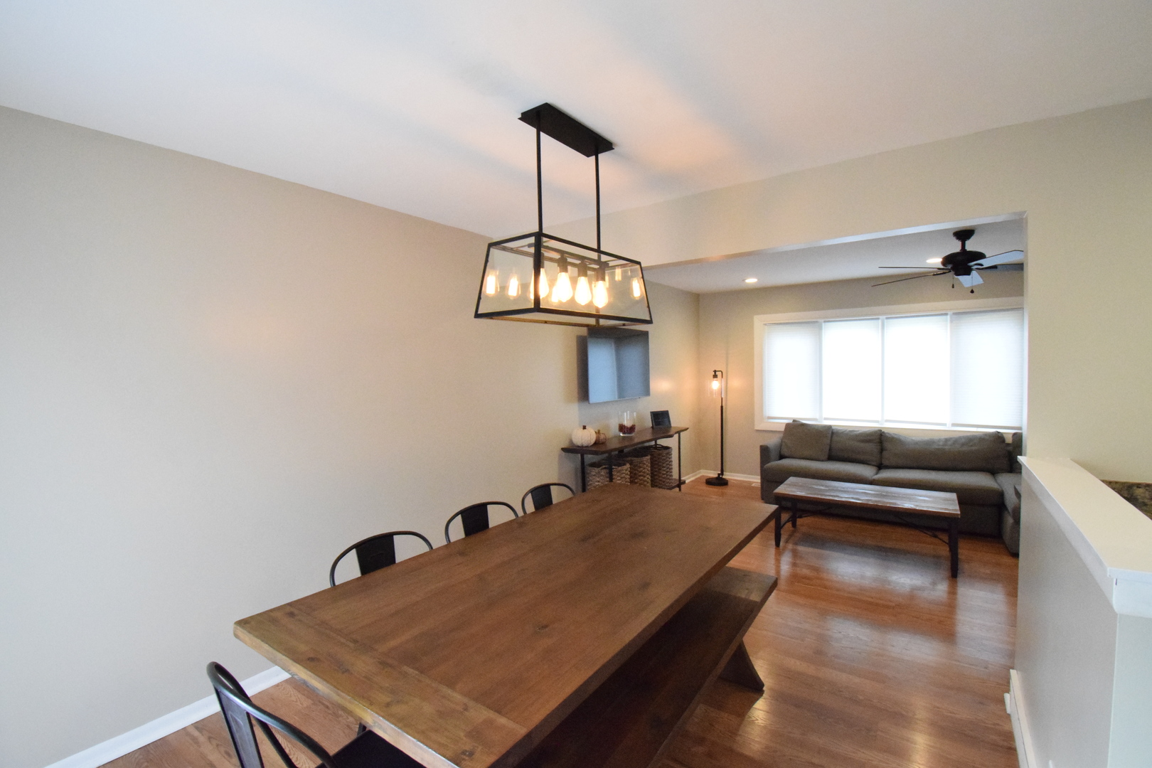 1919 Moore Avenue, St. Charles, IL 60174