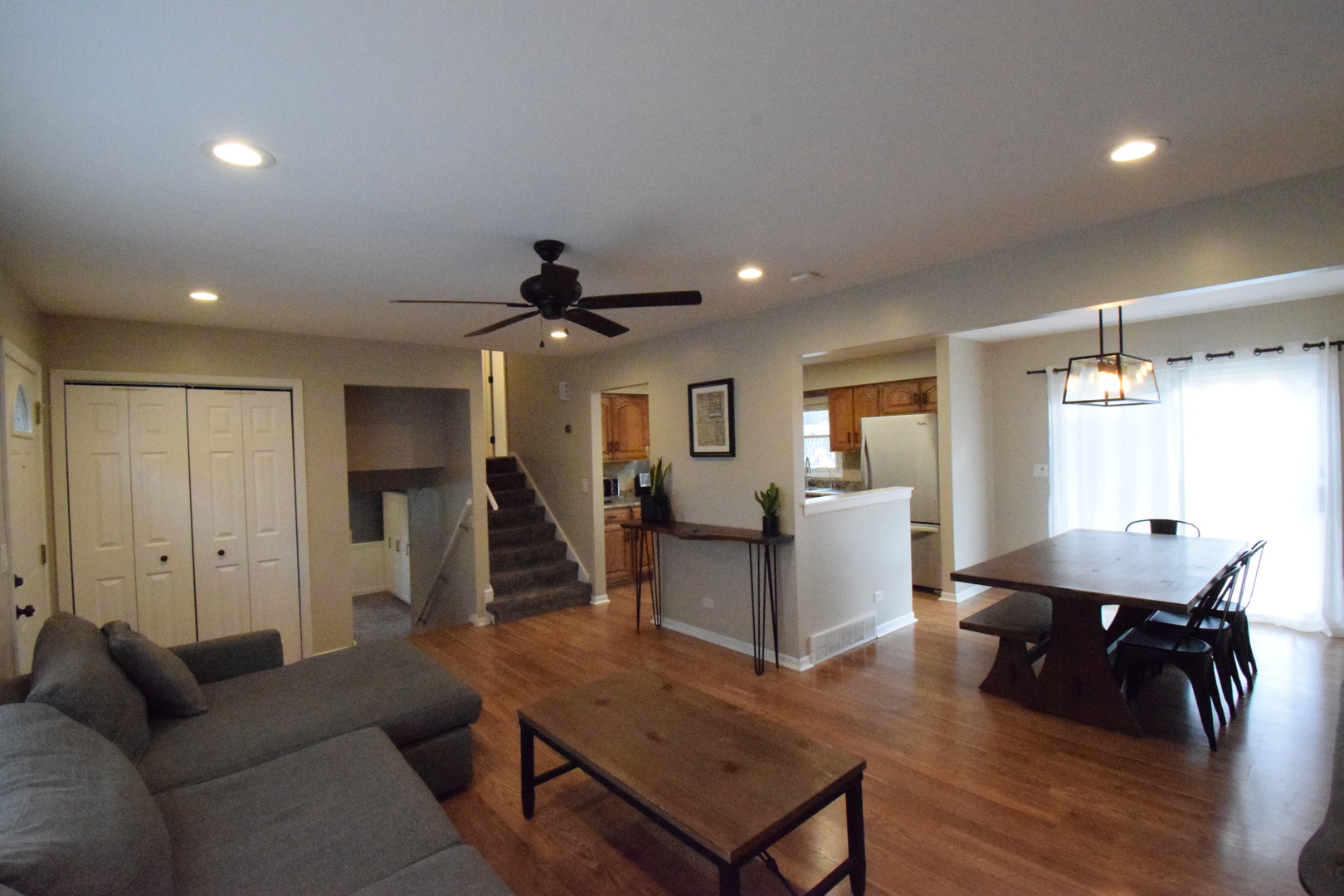 1919 Moore Avenue, St. Charles, IL 60174